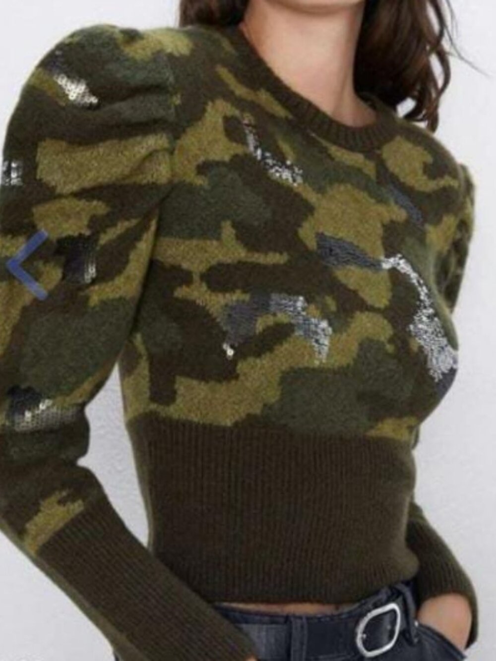Suéter de Punto Camuflaje con Lentejuelas Zara